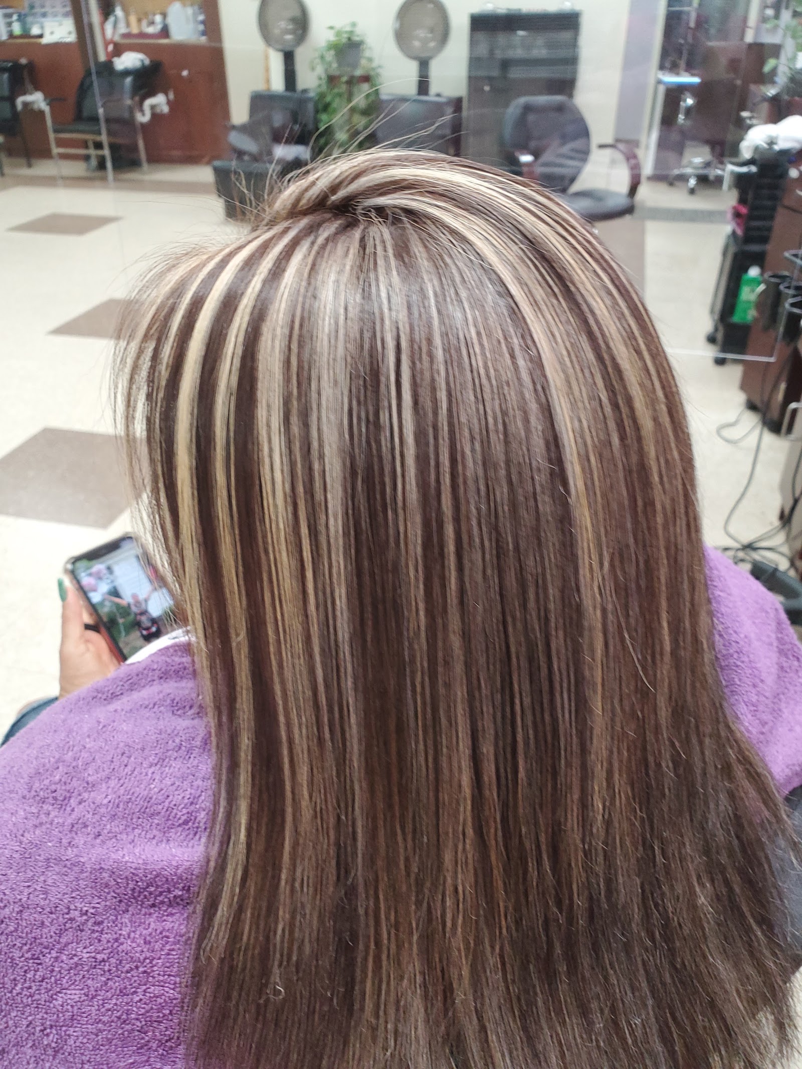 Elvia's Salon & boutik nail photo 1