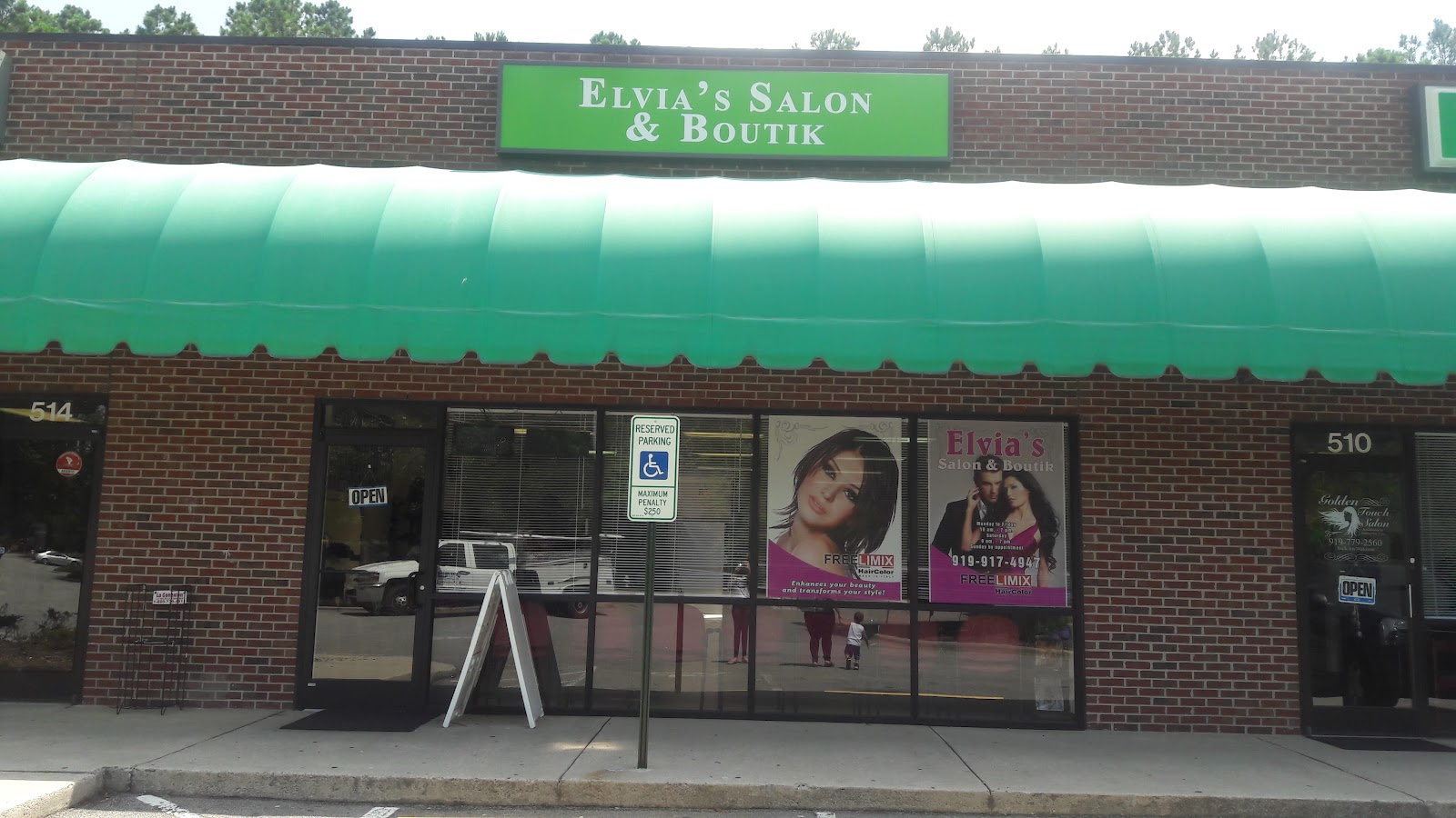 Elvia's Salon & boutik nail photo 2