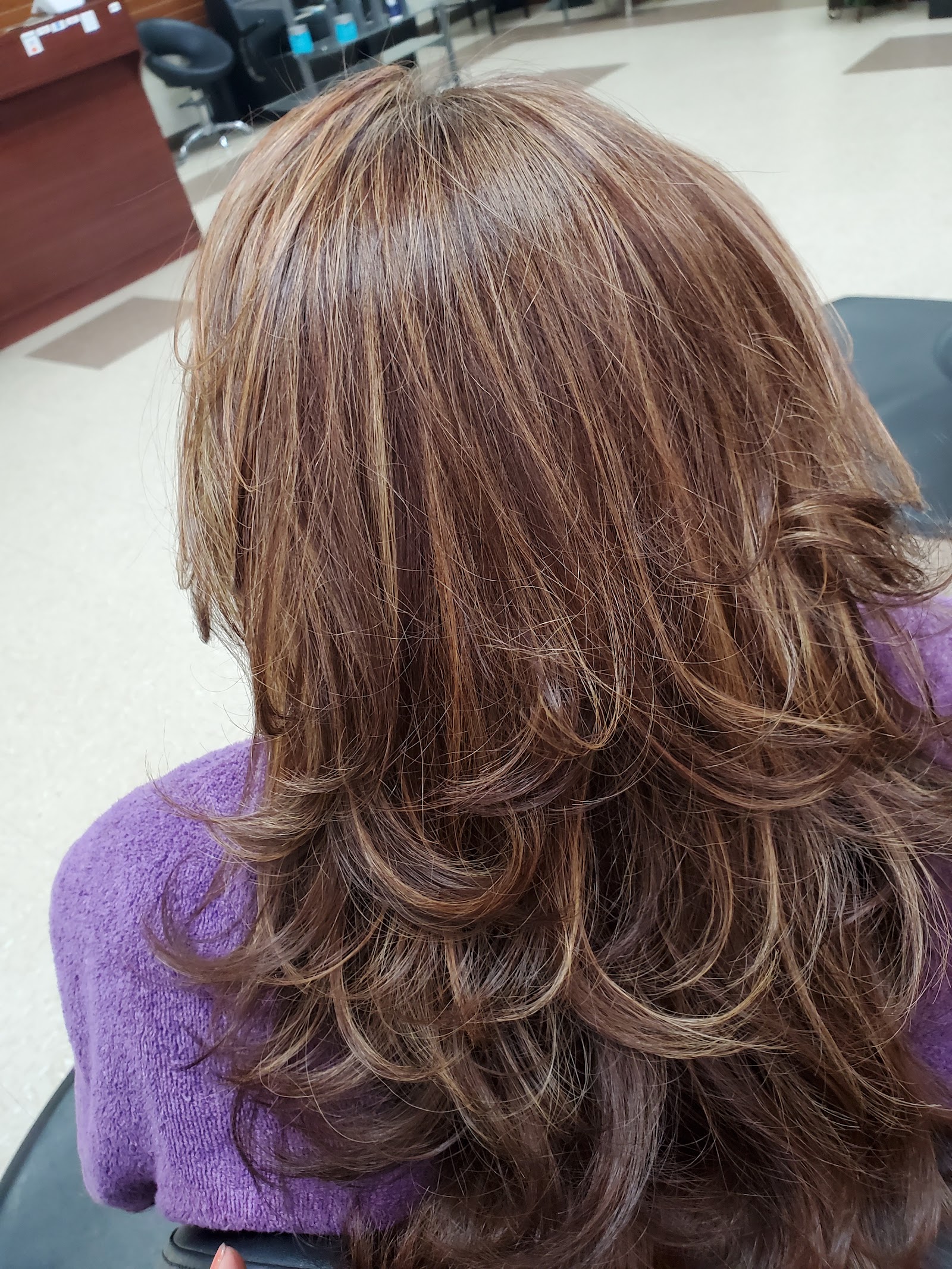 Elvia's Salon & boutik nail photo 4